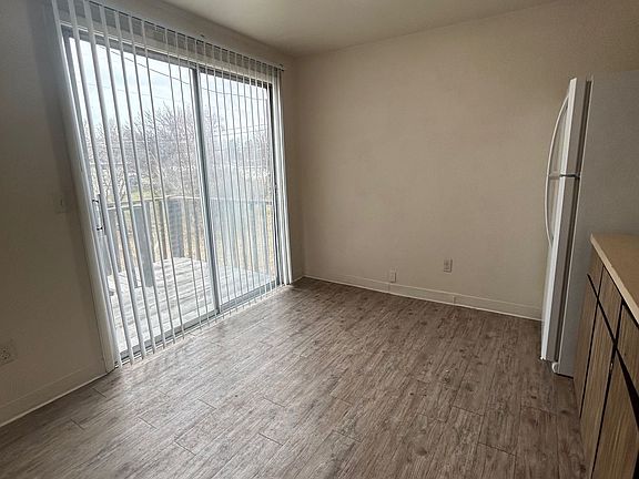 4th image of 395 & 399 Taft Ave #1