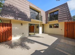 515 5th Ct, Palm Beach Gardens, FL 33410