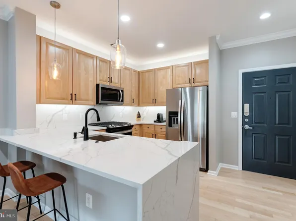 12001 Market St APT 330, Reston, VA 20190