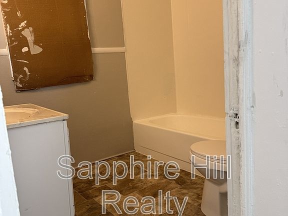 4th image of 2927 E 126th St Unit 1