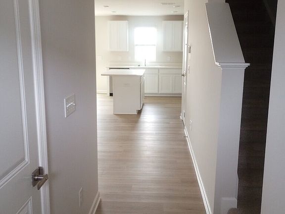 3rd image of 104 Filly Ln