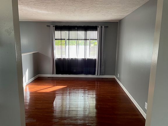 4th image of 14118 Karl St