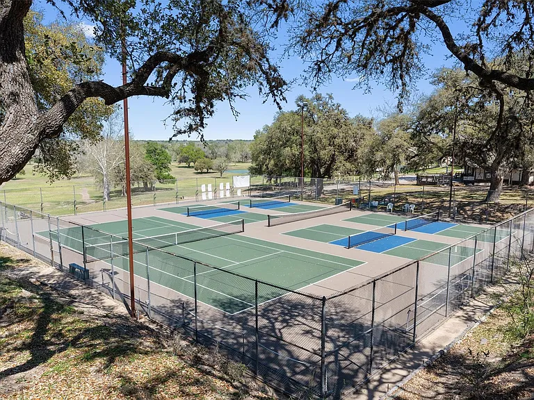 312 Country Club Dr — Photo 40