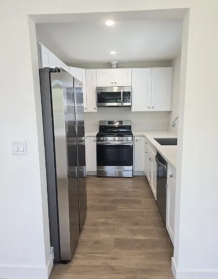 1011 E Chevy Chase Dr #A — Photo 4