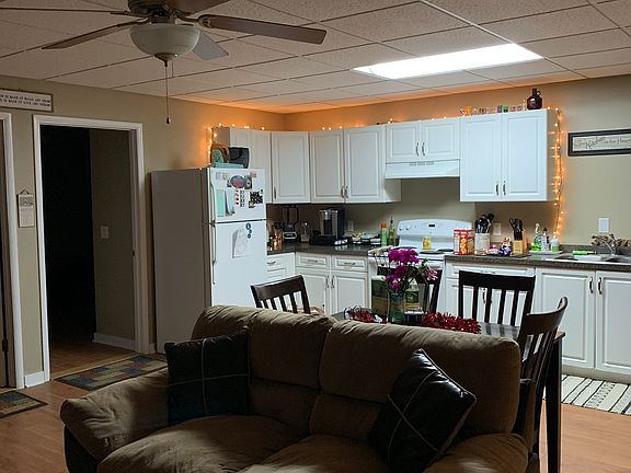 4th image of 17 S Main St #4