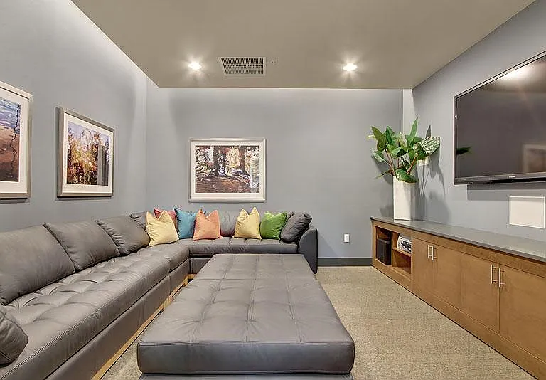 Compass Apartments — Photo 25