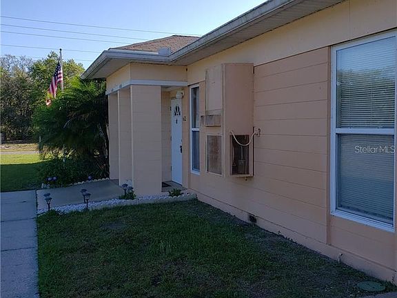 3rd image of 4403 Club Cir