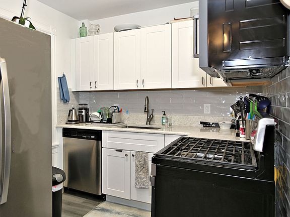 3rd image of 1205 Park Ave