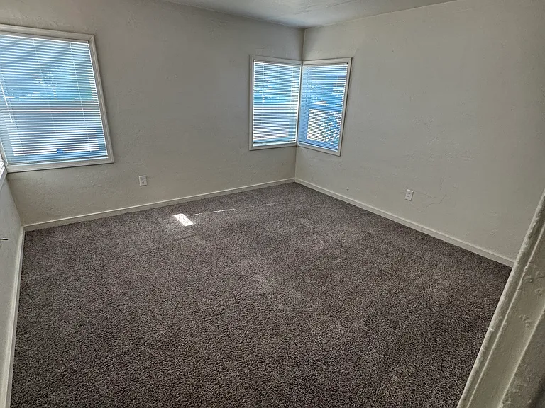 1630 E Whitmore Ave — Photo 7