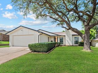 2248 Cottonwood Ln, Bedford, TX 76021