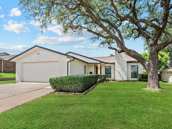 2248 Cottonwood Ln, Bedford, TX 76021