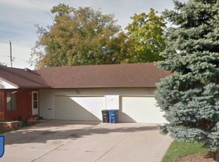 1216 Coolidge Ave, Oshkosh, WI 54902