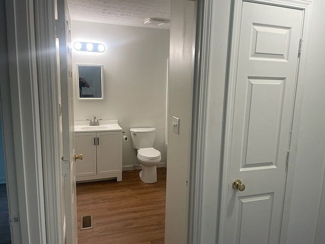 1st image of 203B S Oak Ave