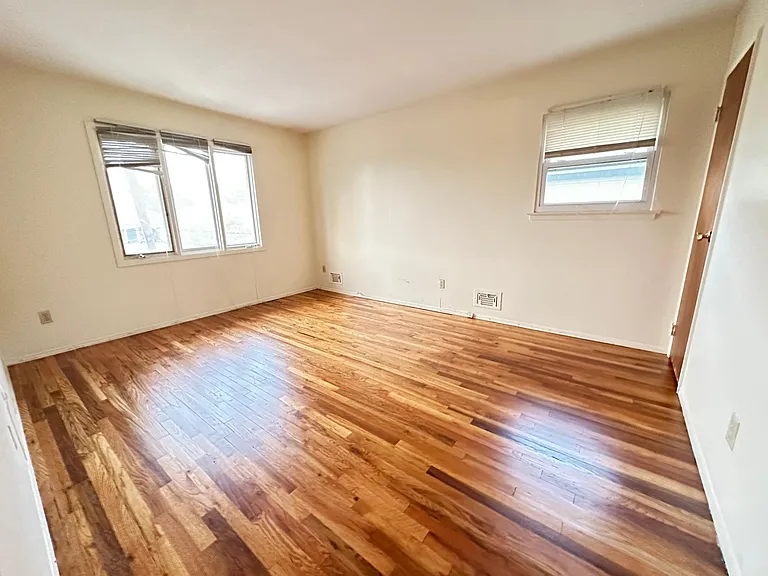 154 W 17th St #2 — Photo 3