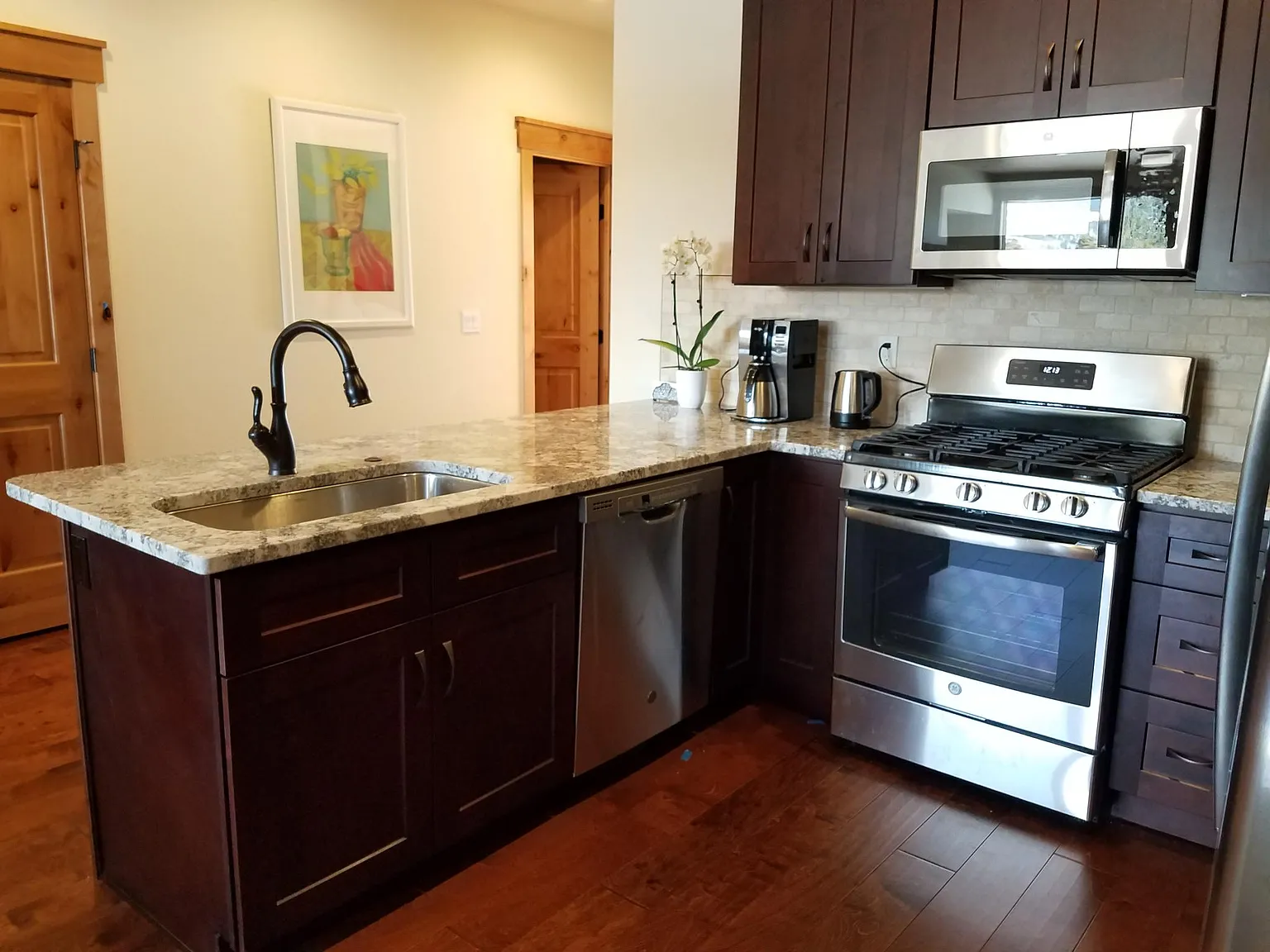 3 bed, 2000 sqft, $3,750 — Photo 2