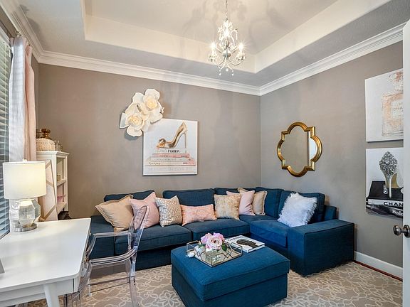 5th image of 143 Hansom Trail St