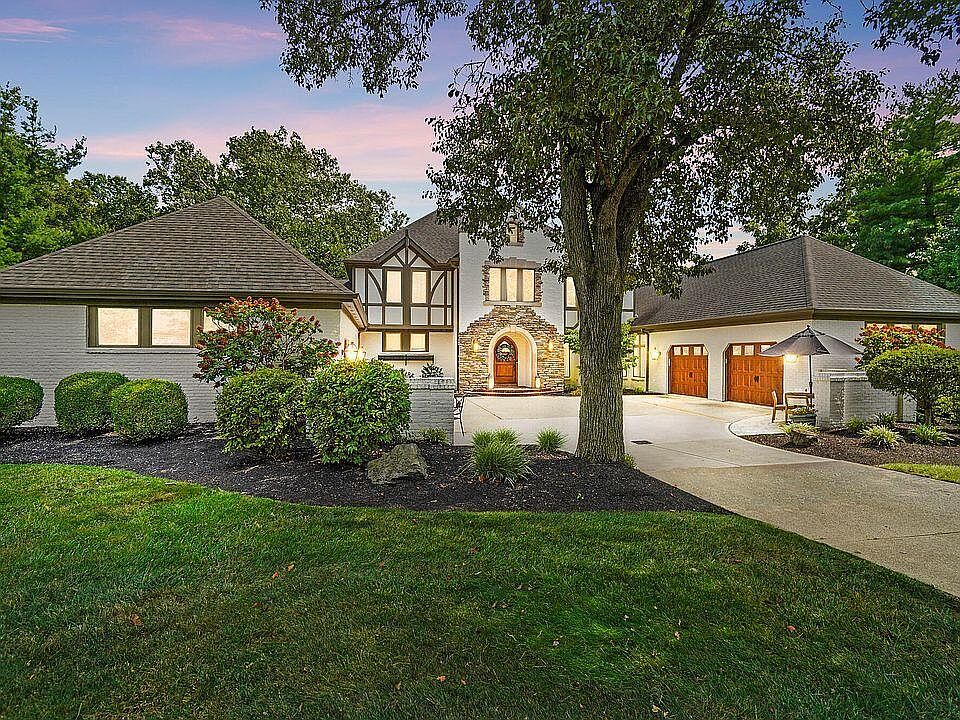 1st image of 881 Squire Lake Ct