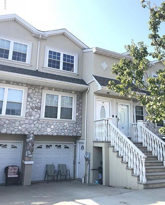 1st image of 111 Dartmouth Loop