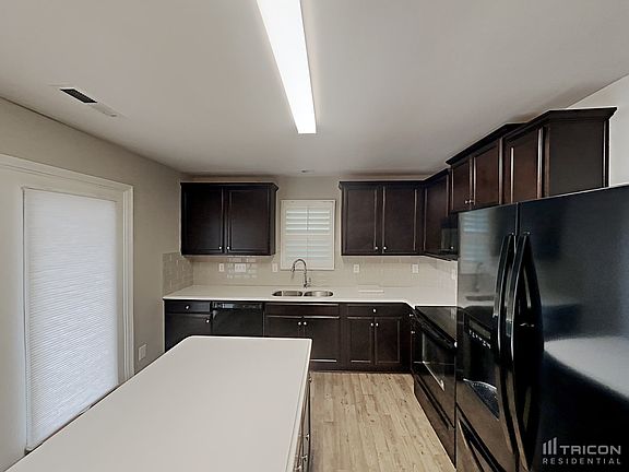 3rd image of 2712 Glenn Abbey Ln