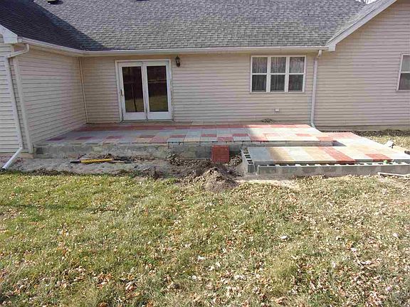 3rd image of 116 Green Garden Dr