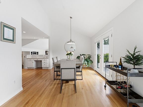 5th image of 4437 NW Metolius Ct