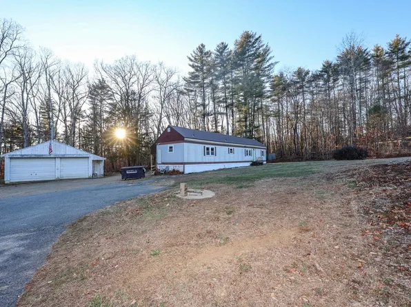 11 Riverside Drive, Raymond, NH 03077