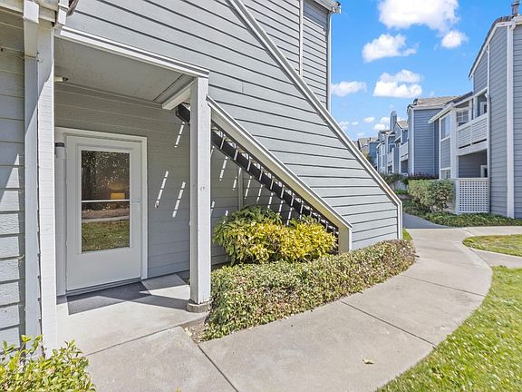 3rd image of 707 Waterford Place