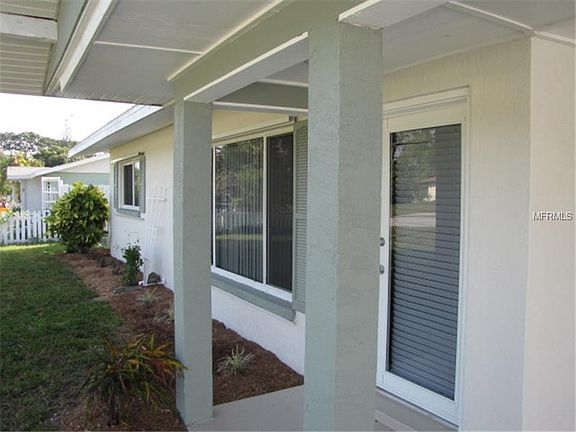 2nd image of 886 E Seminole Dr