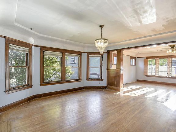 4th image of 128 Elm Ave