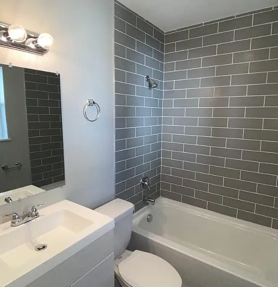 814 Easton St — Photo 2