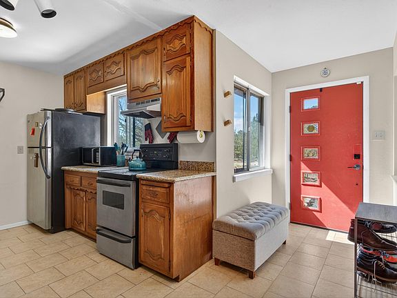 3rd image of 208 Sangre De Cristo Cir