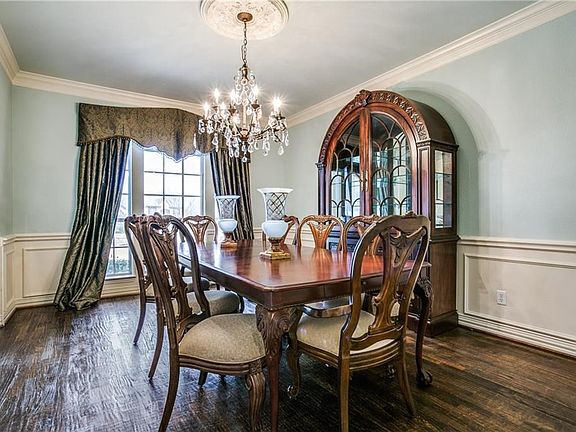 3rd image of 102 Belmont Place Cir