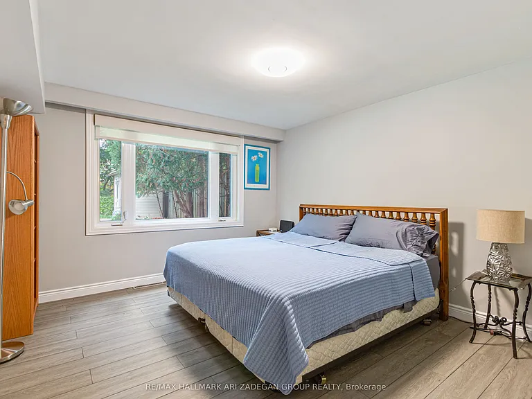 195 Burbank Dr — Photo 17
