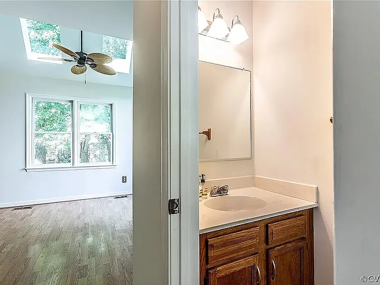 8908 Castle Point Dr — Photo 11