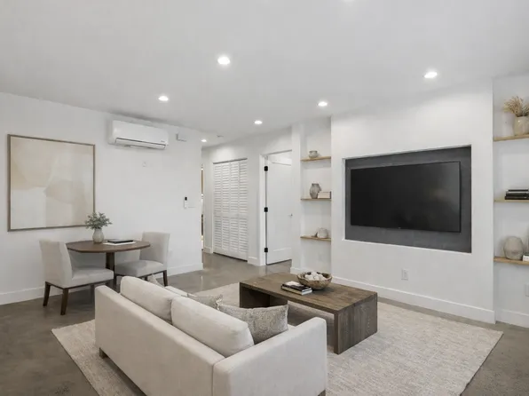 7316 Fallbrook Ave, West Hills, CA 91307