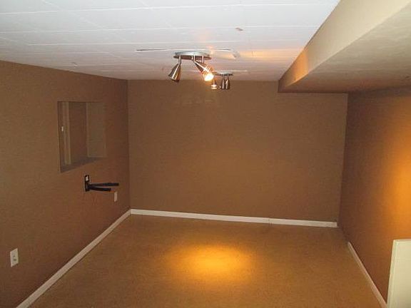 3rd image of 3821 Congress St