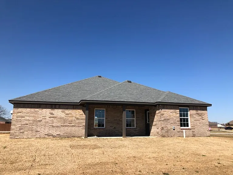 166 Paris Ave — Photo 12