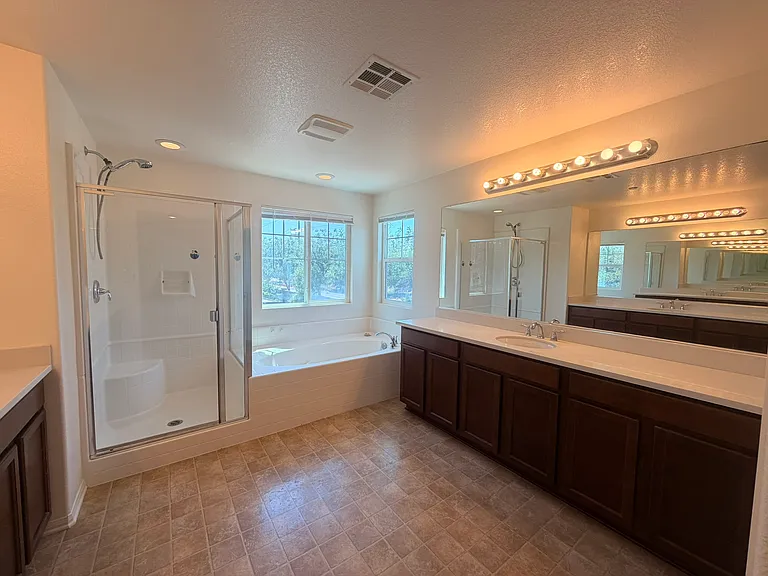 14537 Badger Ln — Photo 13