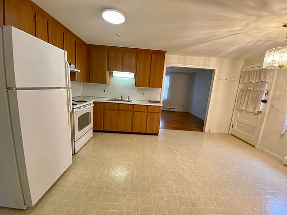 5th image of 40 Elmwood Park