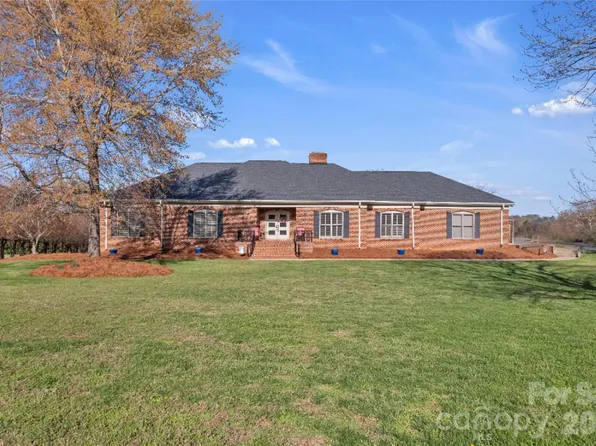 2207 Peninsula Ave, Shelby, NC 28150