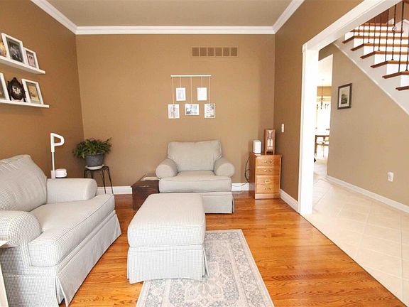 3rd image of 39136 Canterbury Dr