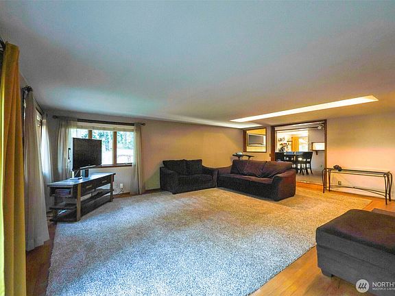 2nd image of 6014 162nd Street E