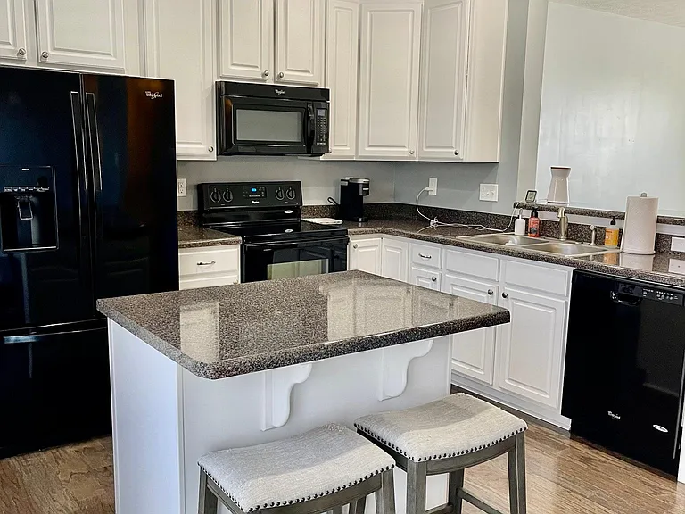 102 Woodside Dr — Photo 9