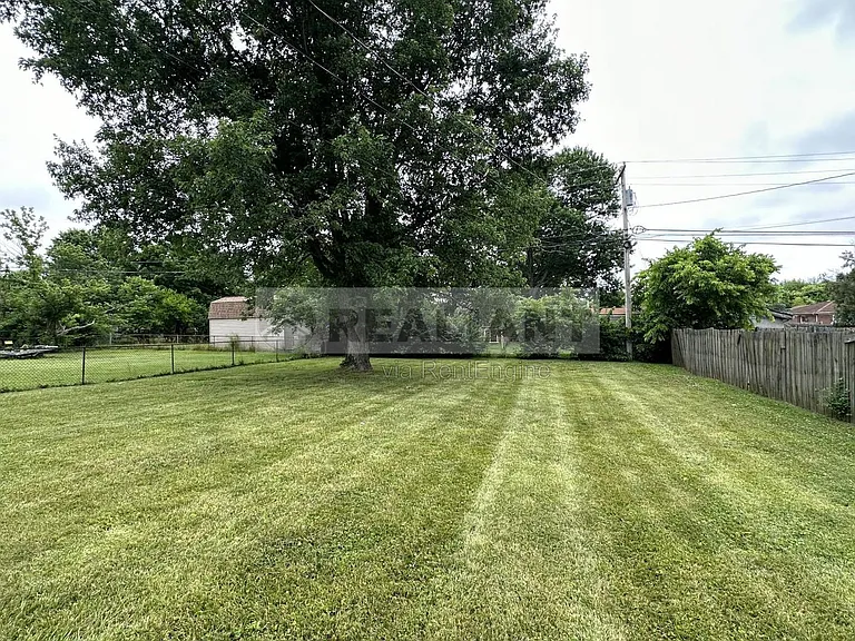 530 Foxwood Dr — Photo 17