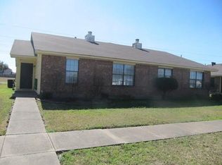 1130 Valley View Dr, Glenn Heights, TX 75154
