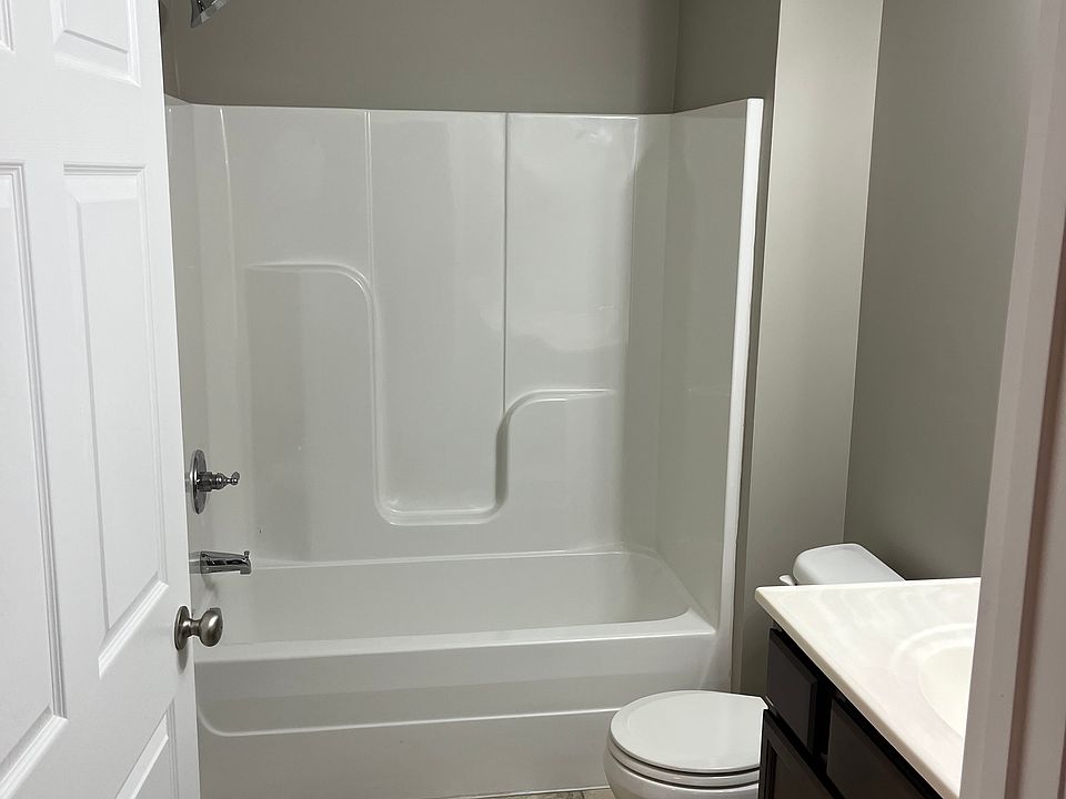 1st image of 412 Southern Cross Dr APT 4
