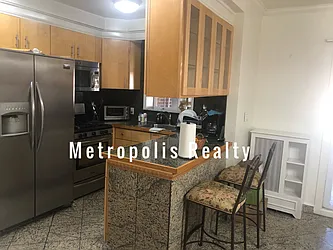 Rented by Metropolis International Realty Inc.