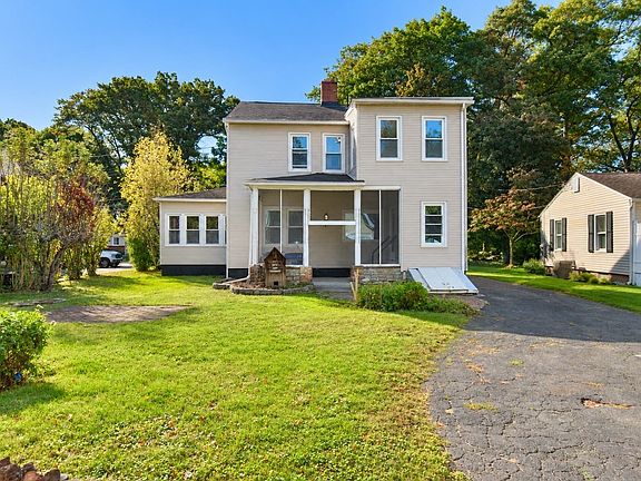 4th image of 60 Worthy Ave