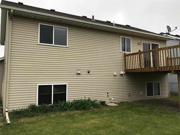 2nd image of 910 11th St S