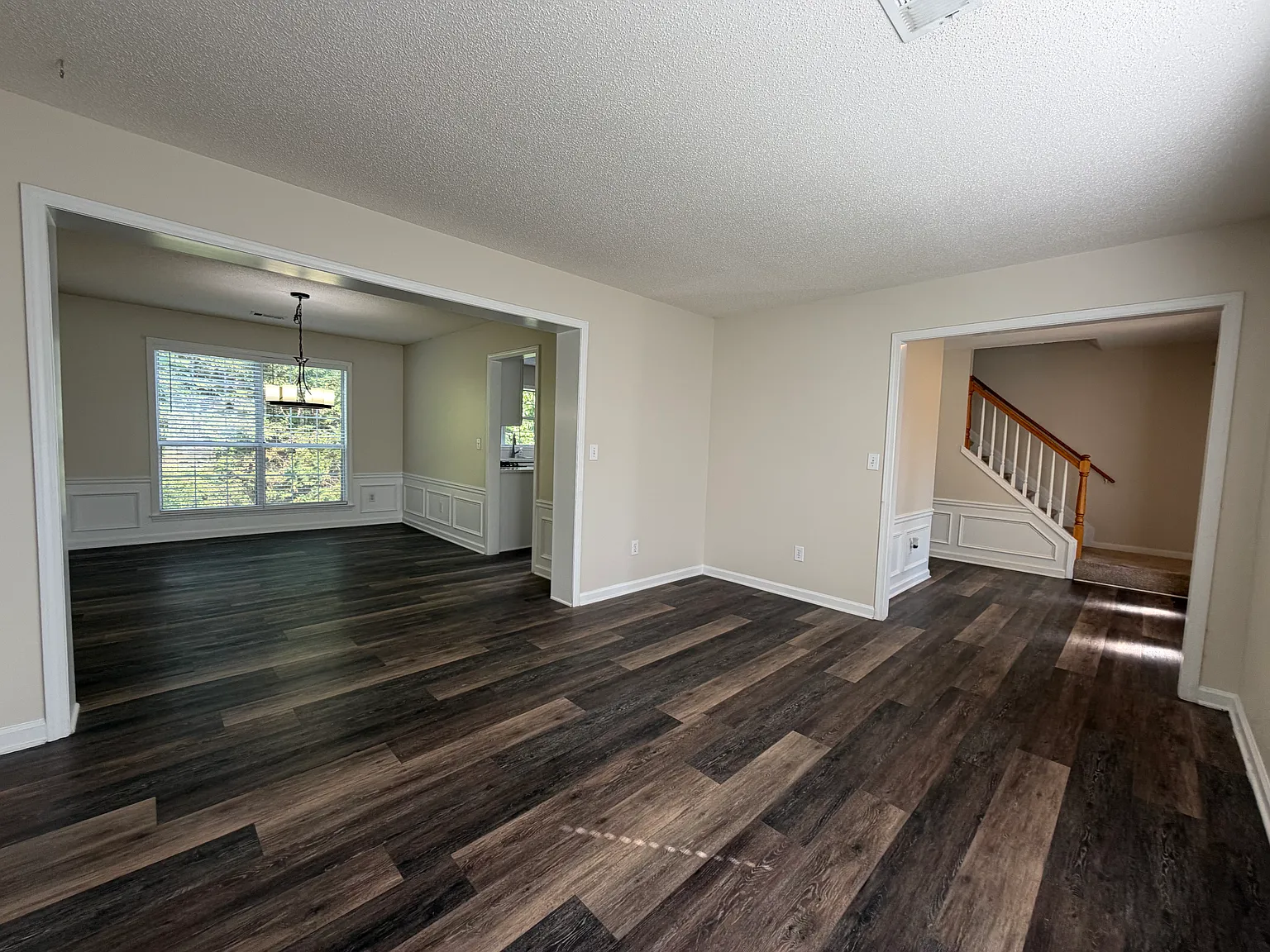 4 bed, 3.5 bath, 2700 sqft, $3,000 — Photo 3